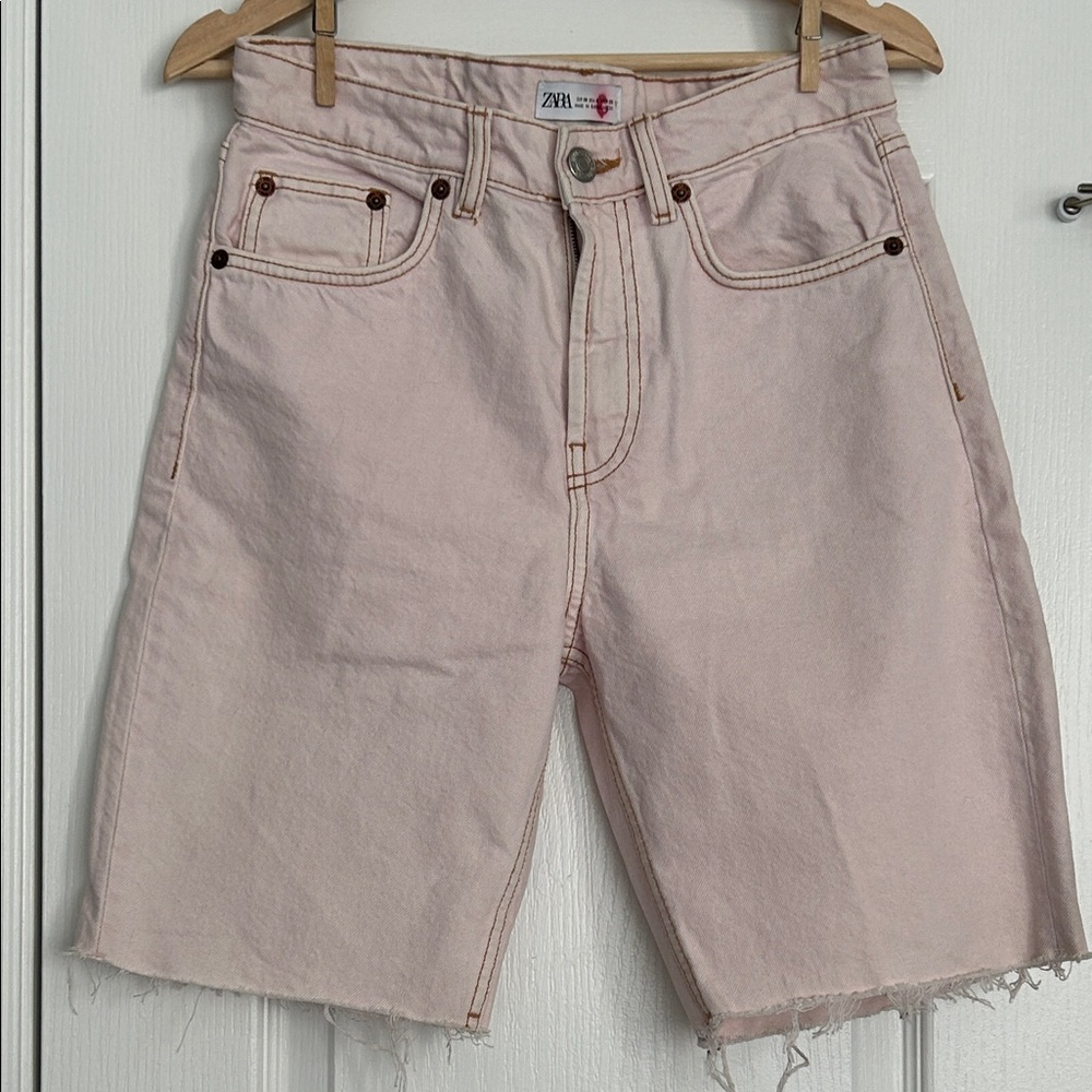 ⚡️Zara Blush Pink Denim Bermuda Shorts  w/frayed hem & classic jeans  size 4